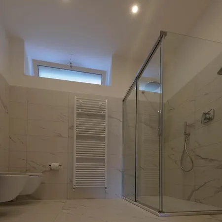 Molinari Apartman Lezzeno